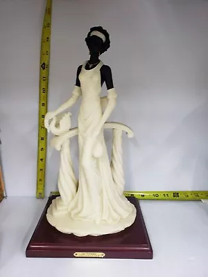 La Verona Collection Formal Elegance Statue • $20