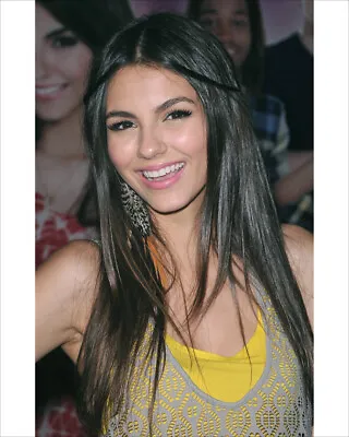 VICTORIA JUSTICE — 8x10 PHOTO • $8.95