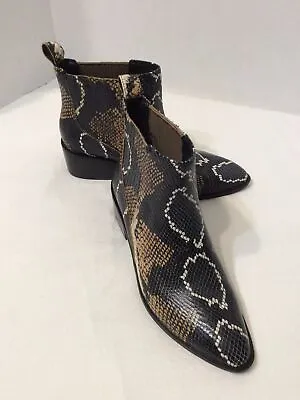 “NEW” CROWN VINTAGE TOLANA 2 Leather Reptile Print Ankle Bootie Boots ~ Size 9M • $38.65