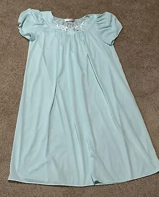 *NEW WITHOUT TAG* Miss Elaine Classics Size S Blue Embroidered Flower Nightgown • $25