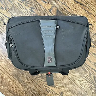 Tumi T-Tech Black Nylon Messenger Bag • $40