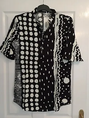 £5 • Buy Men's Size S JOGAL African Dashiki Print Henley Shirt Black And White