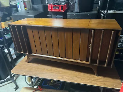 Mid Century Vintage Zenith Record Player Console AM/FM Tuner STEREO- Northern VA • $999