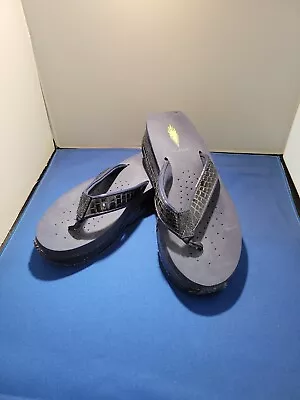 Volatile Womens Navy Faux Alligator Flip Flops Size 7 • $12