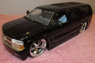 2000 Chevy Suburban Black 1:24 Scale Diecast Car - Jada Dub City • $39.99