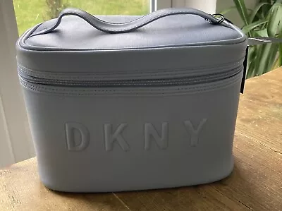 DKNY Signature Train Case / Vanity Bag NEW Make Up Bag BNWT • £35.99