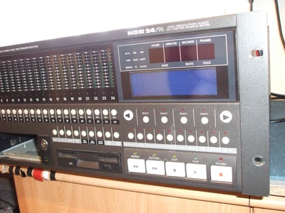 £235 • Buy Mackie HDR 24/96 Good Cosmetic Condition WILL NOT BOOT UP SPARES Or REPAIRS ONLY