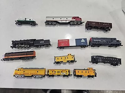 Mixed Lot Of 12 N Scale Passenger & LOCOMOTIVE Cars • $40