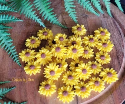 Edible Vegan Sugar Flowers Fondant Daisy Yellow Flowers Cake Cupcake Topper 25 • $14