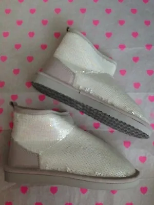 NWT! Victoria's Secret Pink Bling Sequin Fur Lined Slipper Booties Size S US 5-6 • $31.99