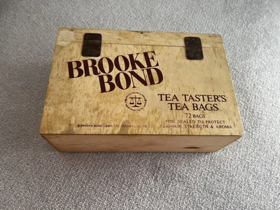 £4.99 • Buy Brooke Bond Tea Card Box Vintage