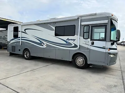 Class A Rv  2004 Winnebago Journey T 32ft. Motorhome  Cummins 300hp Allison Tran • $39500