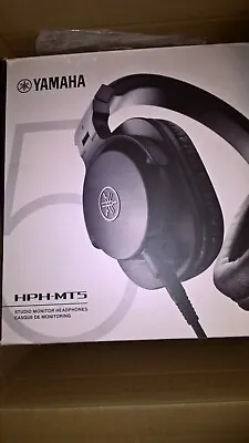 Yamaha HPH-MT5 Studio Headphones • £120
