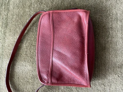 $30 • Buy Vintage Leather Handbag EUC