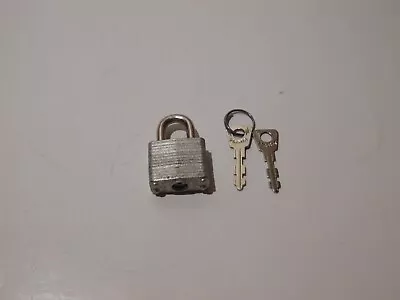 Master Lock Co. Milwaukee Wis. No 9 Miniature Lock Padlock With 2 Keys • $7.95