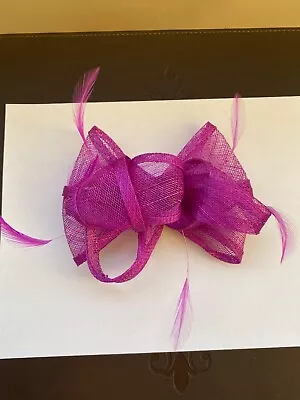 New Unworn Magenta Fascinator With Feathers Can Be Worn As A Hairclip/headband • £20