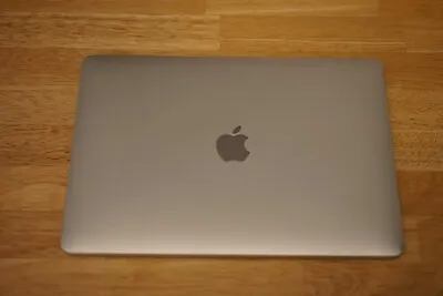 2020 13  Apple MacBook Air Laptop M1 Chip 8GB 256GB MGN93LL/A Cracked Screen • $400