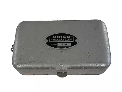 Vintage UMCO Model P-9 Small Aluminum 2-Sided Fishing Tackle Fly Box USA • $27.99