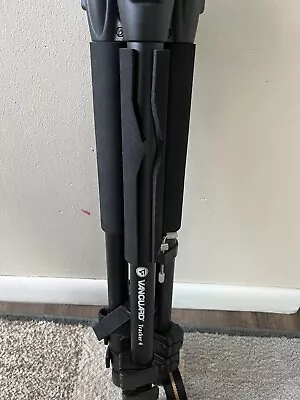 Vanguard Tracker 4 Tripod Aluminum With Tilt Head. Nice! Fast Shipping! • $99.99