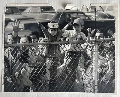 Mets Leave For 1969 World Series Original 11x14 Type 1 Wire Photo Fans Laguardia • $99.99