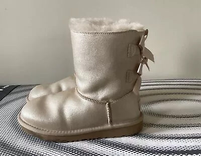 UGGS Beige Suede Mini Baileys Bow Beige Boots VGC. Uk1 • £19.99