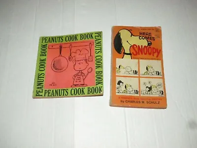 Vintage Set Of 2 Peanuts Snoopy Books Cookbook And Here Comes Snoopy Schulz • $24.99