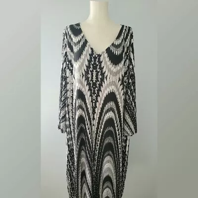 $38 • Buy V By Eva Black And White Patterned Dress 3X
