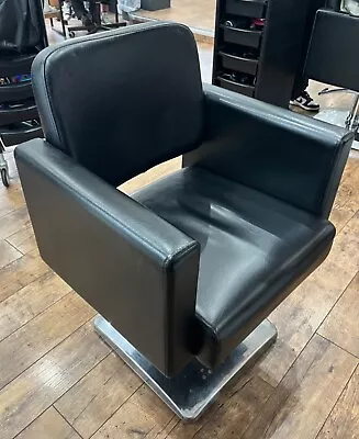 6 Black Hair Styling Chairs In Good Condition  • £20