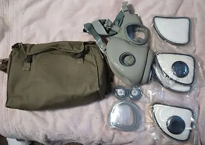 Military Czech Full Face Gas Mask NBC US M17 Style Grey Surplus W/XTRA FILTERS • $29.99