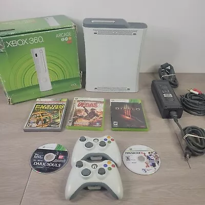 $149 • Buy Microsoft Xbox 360 256MB Arcade Console Box Set - RARE  W/ 5 Games 2 Controllers