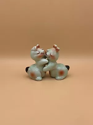 Van Tellingen VINTAGE Huggers Collectible Bunny Salt & Pepper Set • $19.99