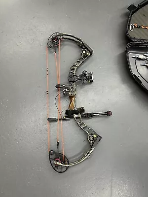 Mathews Monster Chill Compound Bow 70 Lb. Draw Weight 28.5  Inch Draw Lenth. • $550