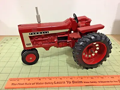 Vintage 1/16 Farmall 806 Narrow Front Tractor With Square Fenders Repainted READ • $86.95