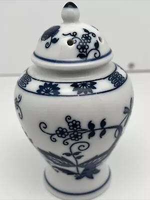 Seymour Mann Vintage Vienna Woods Fine China  Blue Onion  Pepper Shaker 4.5  • $9.99