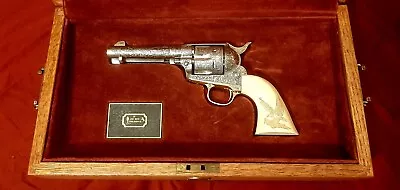 Franklin Mint John Wayne Commemorative 1871 Colt .45 SAA Revolver And Wooden Box • $399.99