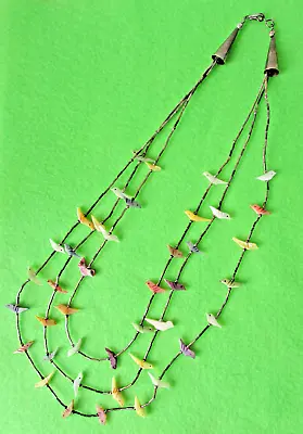 Vintage Native Zuni Carved Bird Fetish Necklace • $50