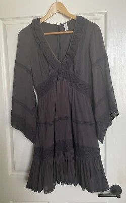 $35 • Buy Tigerlily Dress 10