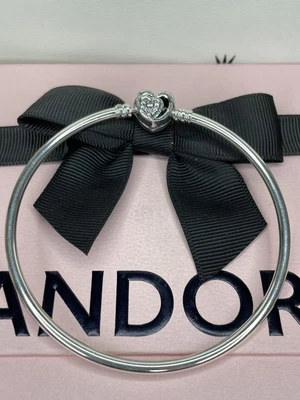 $10.06 • Buy Genuine Pandora Silver Moments Entwined Infinite Hearts Charm Bangle- 21cms