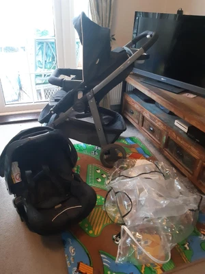 £40 • Buy Graco Travel System