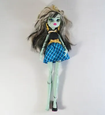 Monster High Frankie Stein Doll Picnic Casket For 2 Dress Earrings Mattel 2008 • $16.99