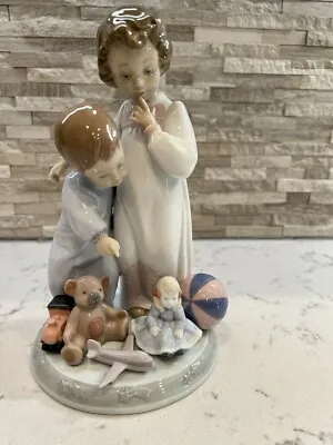 Vintage Lladro Figurine  Thank You Santa!  #6674 W/Box  Retired RARE Darling!! • $325