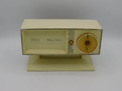 Vintage Silvertone (Sears) AM Solid State Transistor Radio Model 2001  WORKS • $17.99