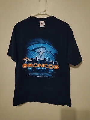 Vintage Denver Broncos Football NFL Mile  High Stadium T-shirt Men's Size L • $15