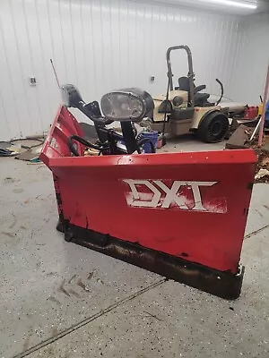 $3300 • Buy Boss DXT 9.2' V Snowplow