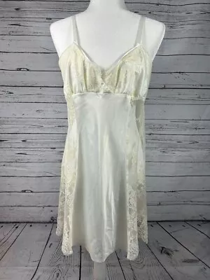 VTG Flora Nikrooz Women's White With Lace Sides Babydoll Nightgown Size L • $49.99