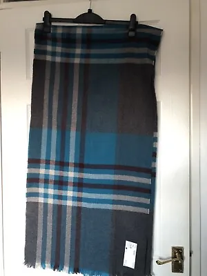 Men’s/ Ladies Unisex Large Scarf . Blue Mix. New With Some Tags • £6.49