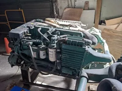 Volvo Penta KAMD44P EDC  Marine Diesel Engine  6 Cylinder  PAIR YEAR 1999 • $18500