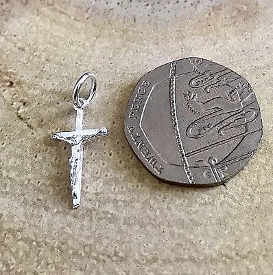 925 Sterling Silver Small Crucifix Cross 15mm Pendant Charm • £6.99
