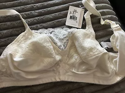 Amoena Mastectomy Bra 2118 Isabel Candlelight 38C • $22