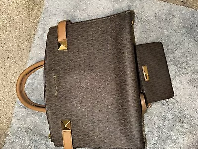 Michael Kors Purse And Matching Wallet • $100